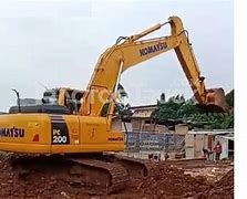 Project Excavator Komatsu Bergetar Saat Memasang Tiang Cahaya Music